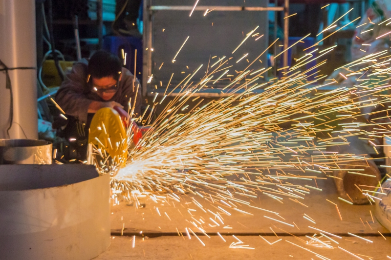 coiffure-BEAUSOLEIL-min_work-man-workshop-steel-equipment-metal-496138-pxhere.com